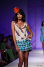 Model walk the ramp for Surily Goel Show at Wills Lifestyle India Fashion Week 2012 day 1 on 6th Oct 2012 (43).JPG